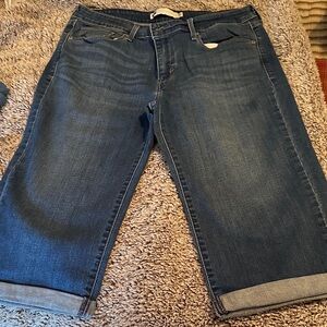 Levi's Classic Blue Cropped Jeans